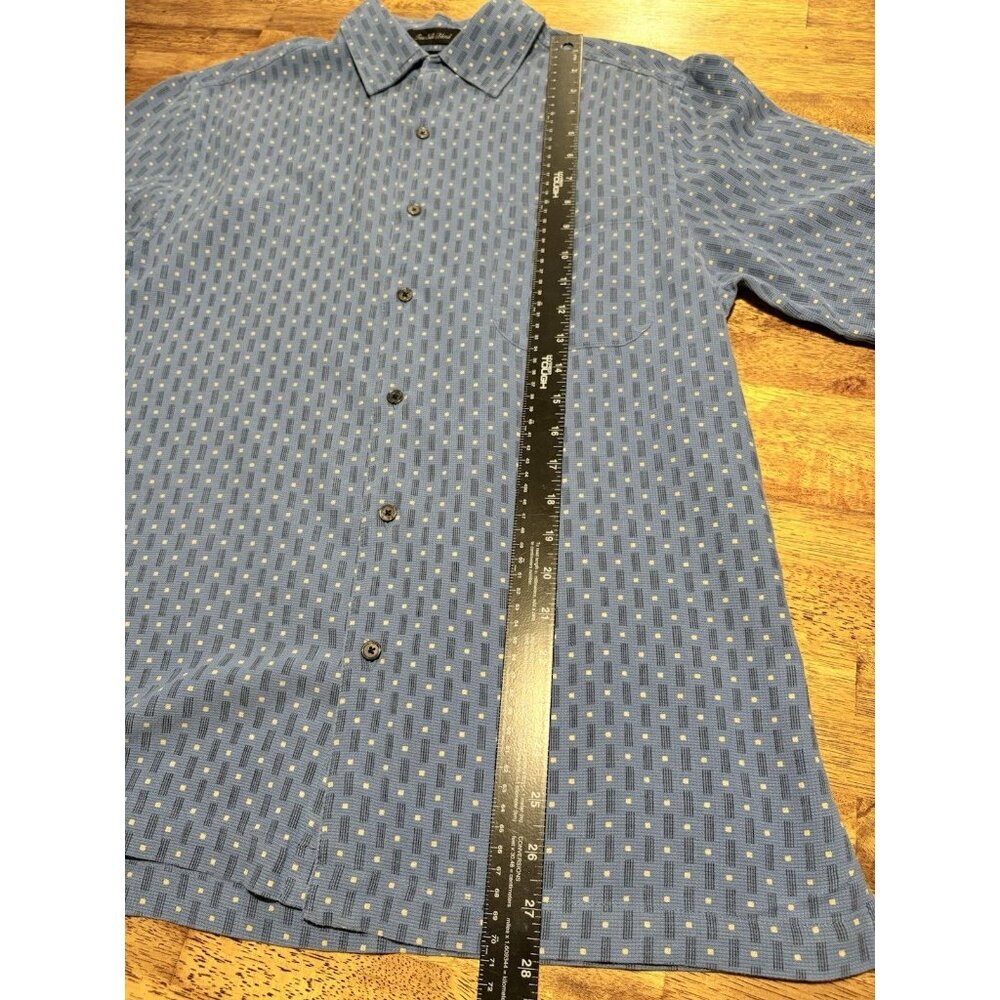 WH Belk Silk Blend Blue Geometric Sportswear Collared Button Up Shirt Size Med - Picture 7 of 7